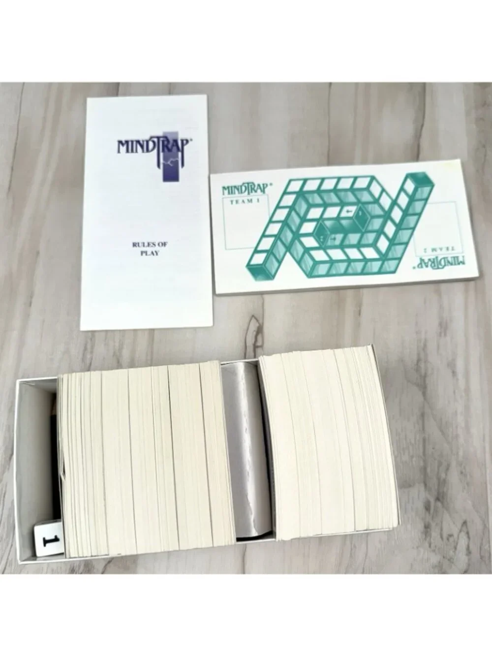 VTG 1996 Pressman MINDTRAP Puzzle Riddle Board Game #3600 Ages 12+ COMPLETE